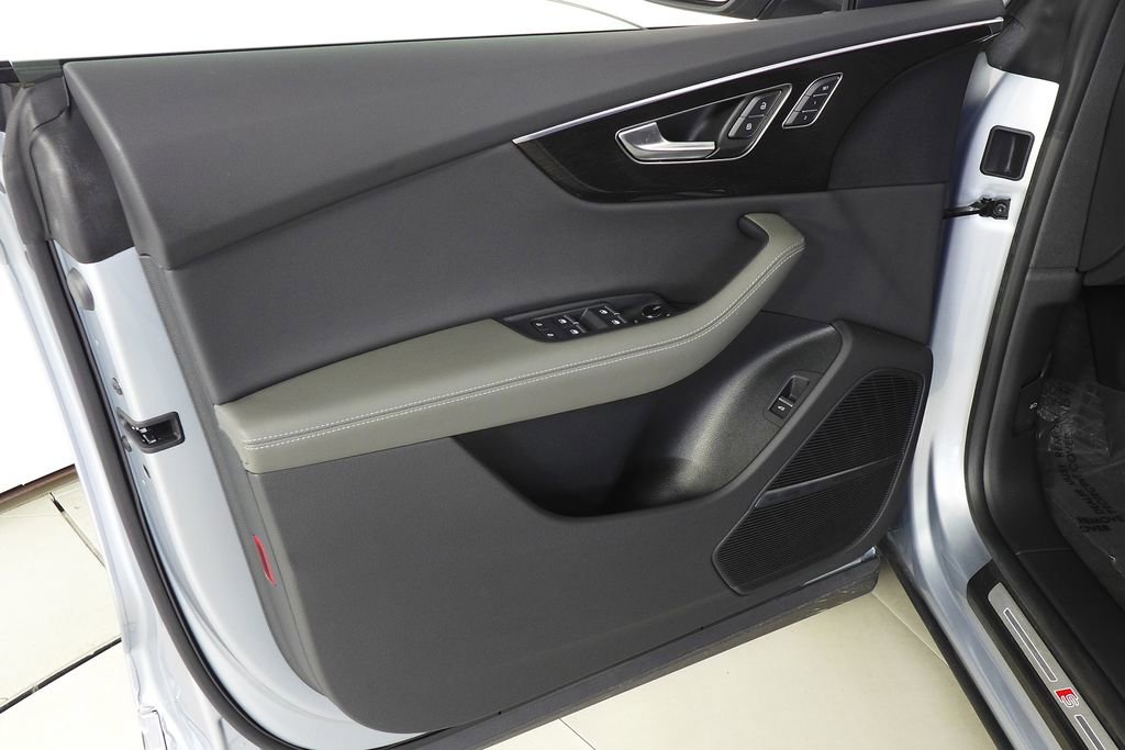 Used 2024 Audi Q8 Premium Plus w/ Premium Plus Package AWD/4WD image 11