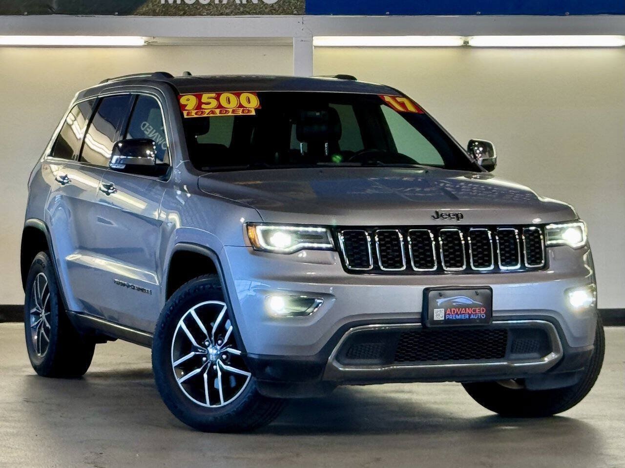 Used 2017 Jeep Grand Cherokee Limited w/ Luxury Group II AWD/4WD image 1