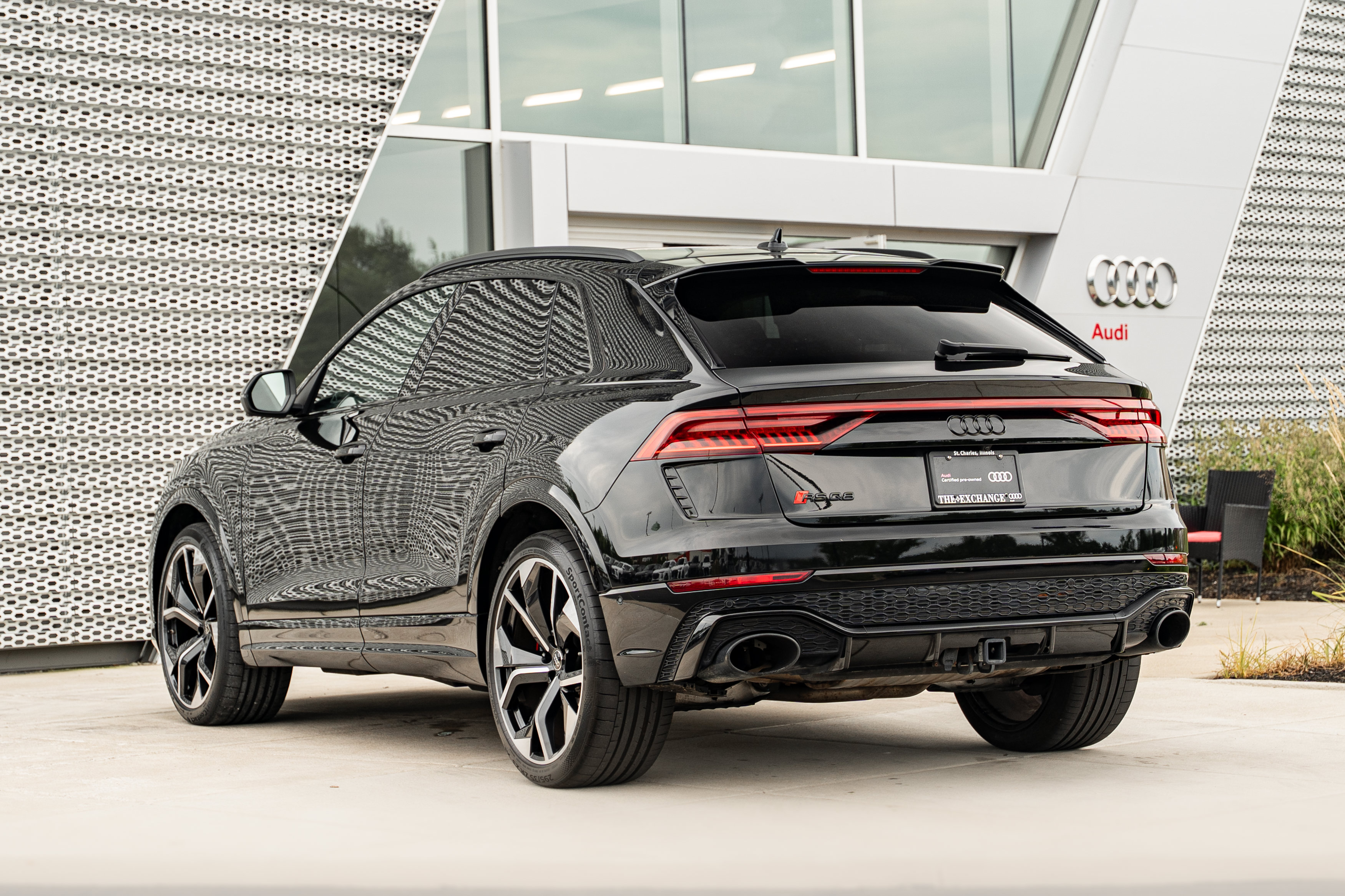 Certified 2024 Audi RS Q8 w/ Black Optic Package AWD/4WD image 5