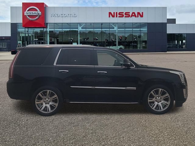 Used 2018 Cadillac Escalade Luxury AWD/4WD image 8