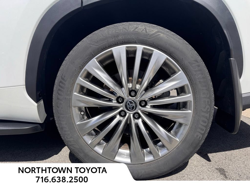 Used 2023 Toyota Highlander Platinum AWD/4WD image 24