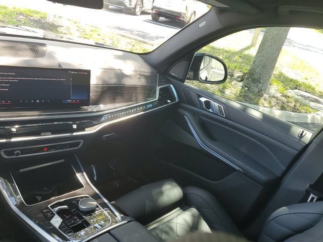 Used 2024 BMW X5 xDrive40i w/ M Sport Package AWD/4WD image 19