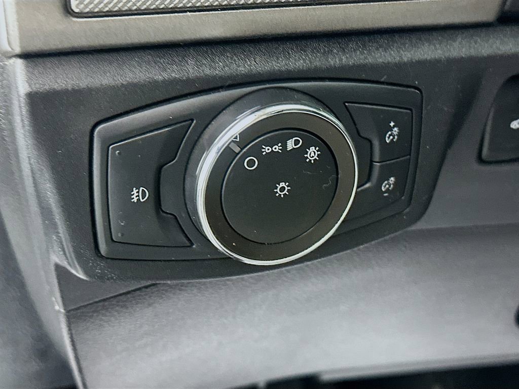 Used 2020 Ford Fusion SE w/ Equipment Group 151A image 10