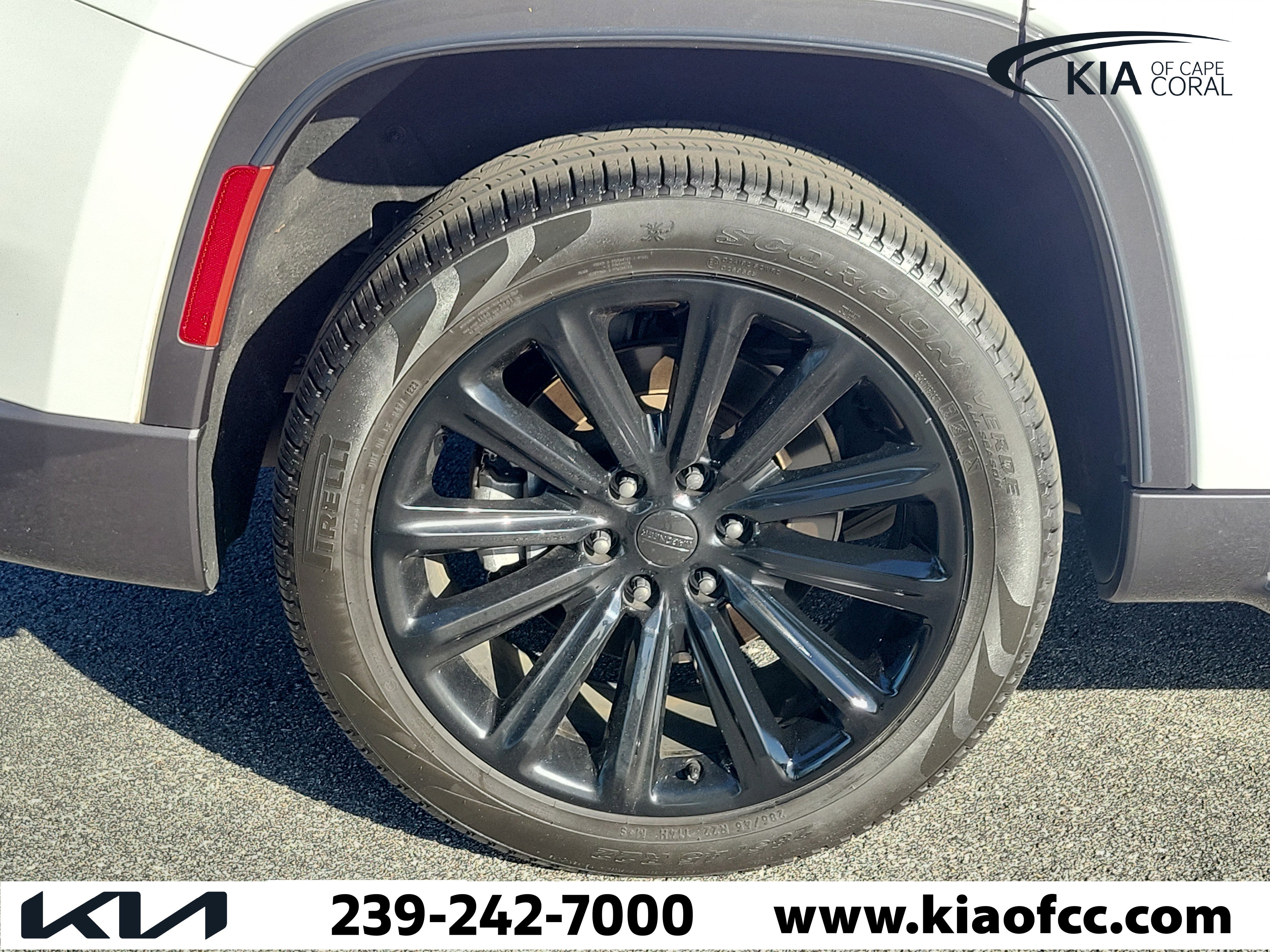 Used 2022 Jeep Wagoneer Series III w/ Flexible Seating Group image 10