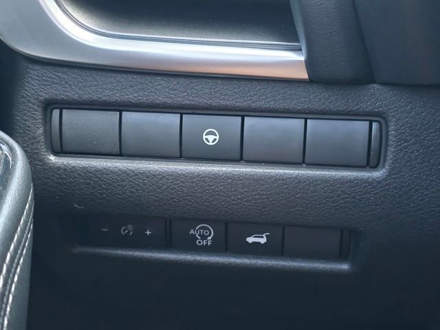 Used 2024 Nissan Rogue SV image 24