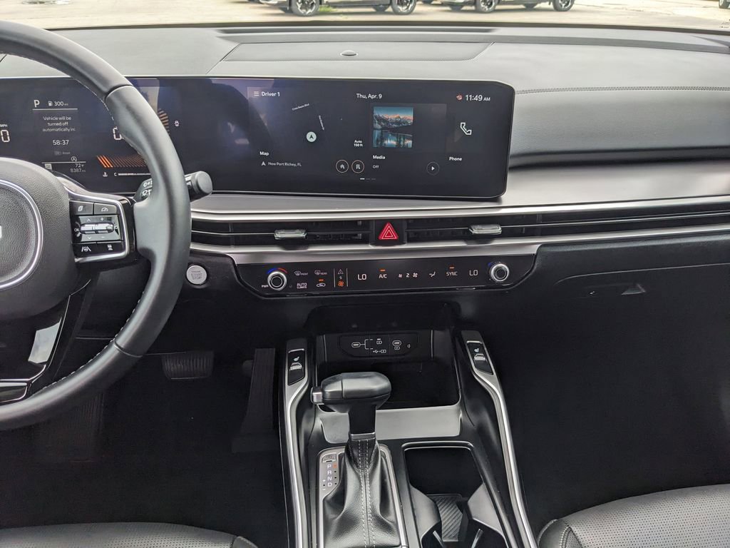 Certified 2025 Kia Sorento S AWD/4WD image 16