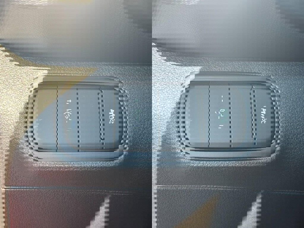 Certified 2025 Hyundai Venue Limited image 11