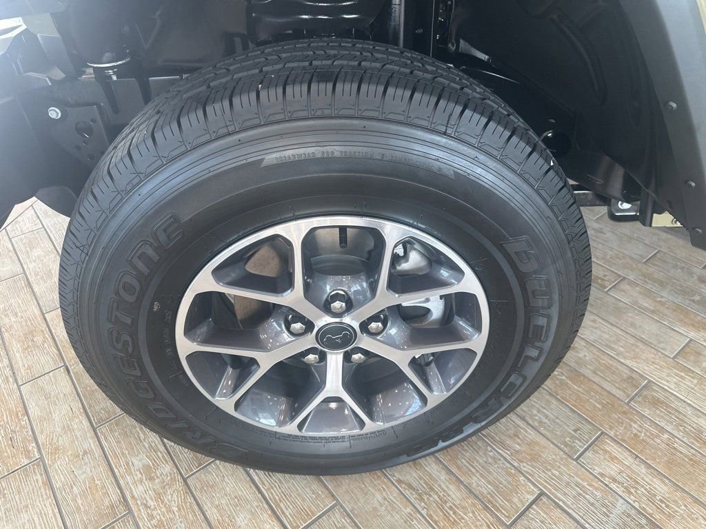 New 2025 Jeep Gladiator Sport image 9