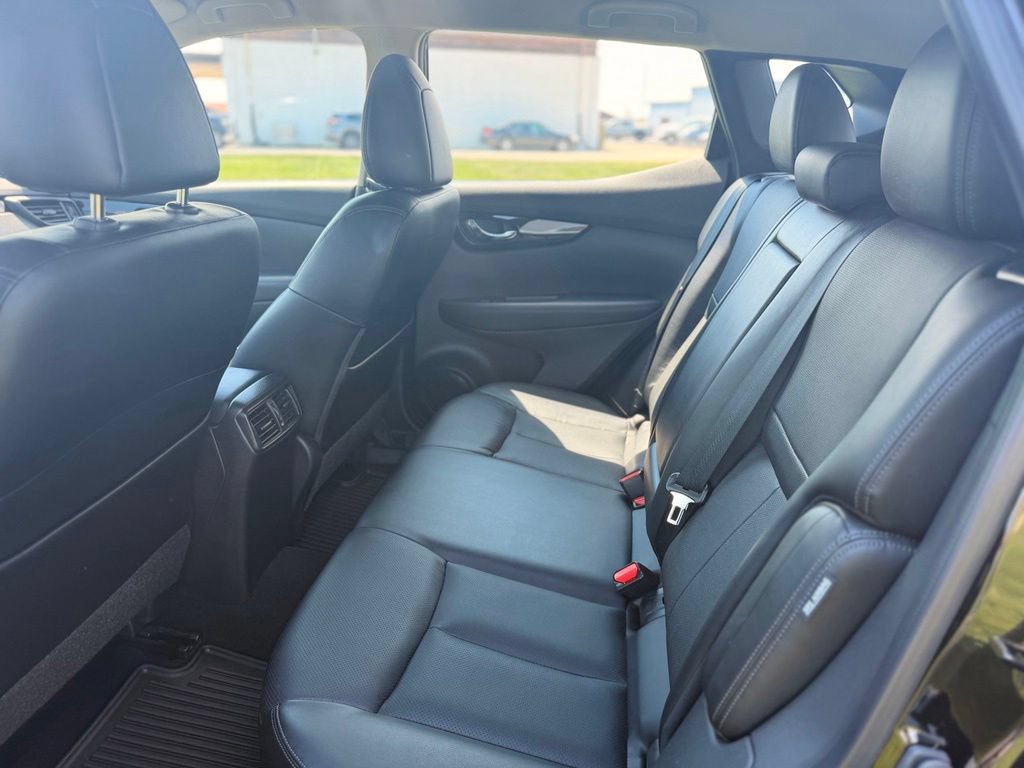 Certified 2022 Nissan Rogue Sport SL AWD/4WD image 11