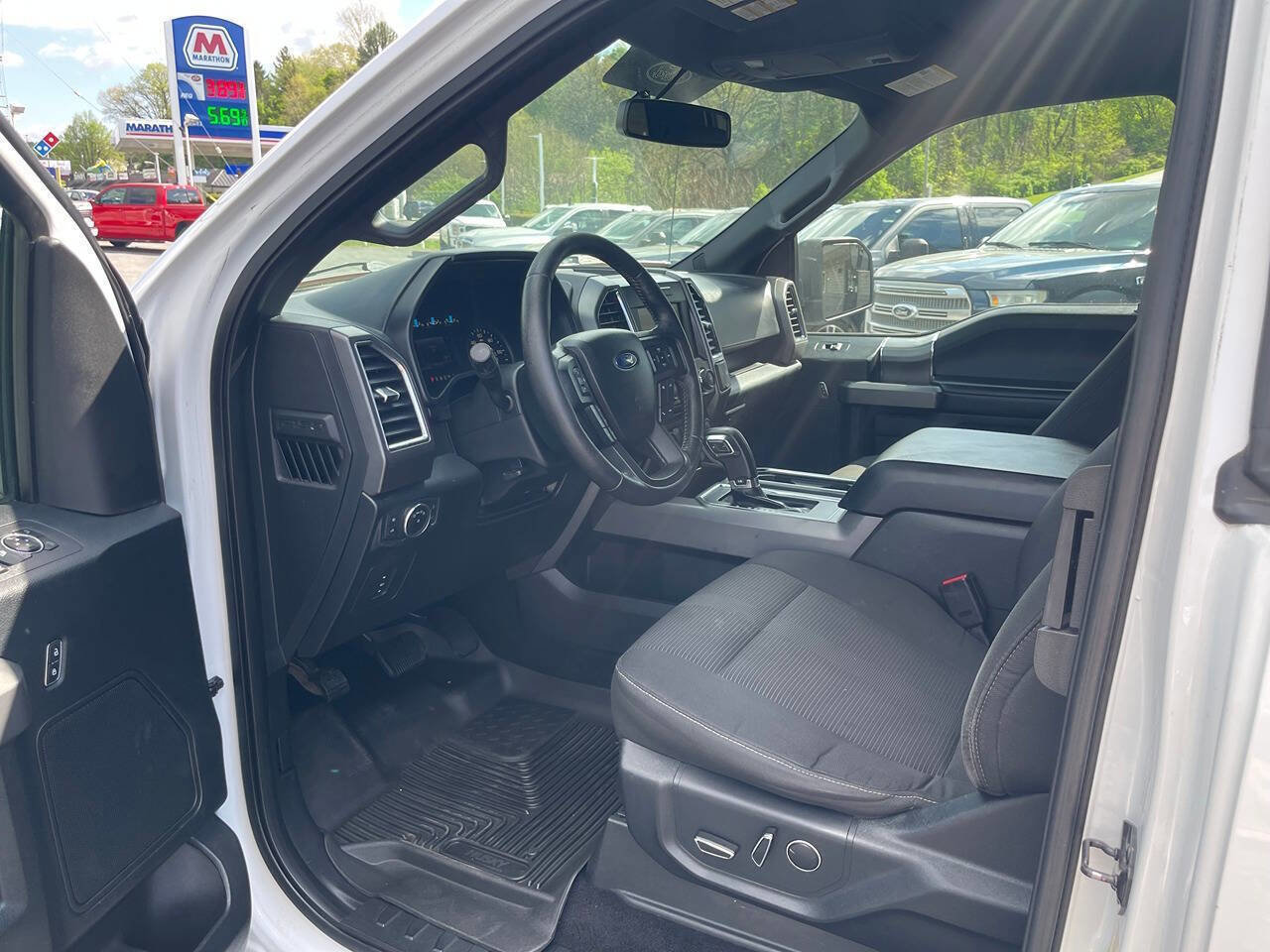Used 2015 Ford F150 XLT w/ Equipment Group 302A Luxury AWD/4WD image 17