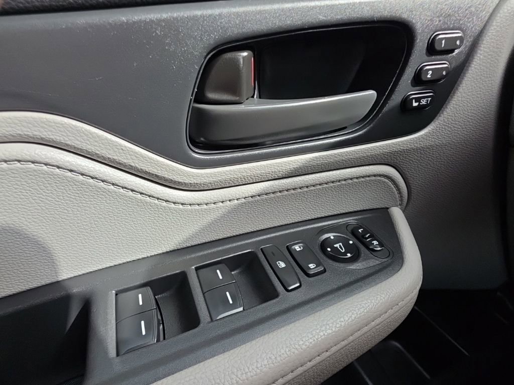 Used 2023 Honda Odyssey EX-L image 20