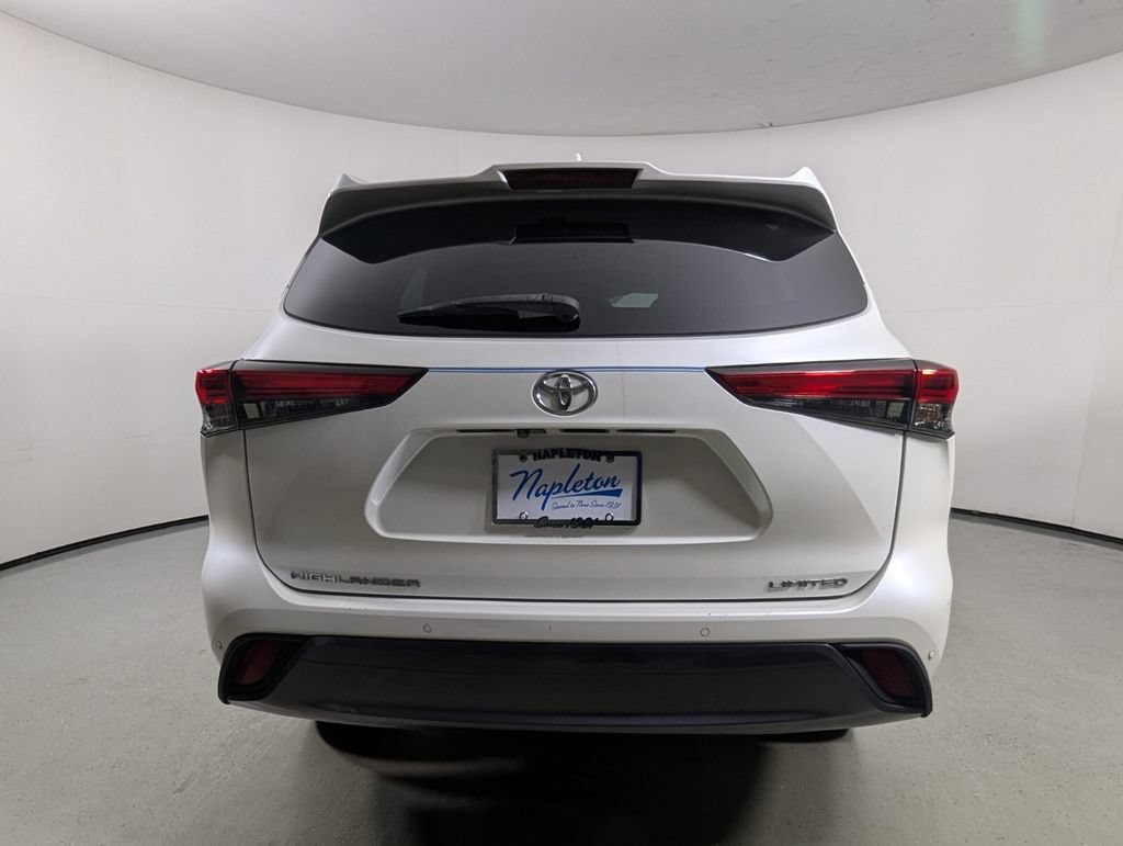 Used 2021 Toyota Highlander Limited FWD image 7