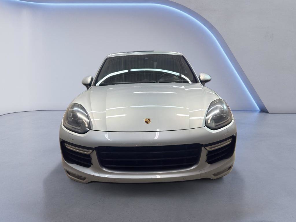 Used 2016 Porsche Cayenne Turbo AWD/4WD image 2