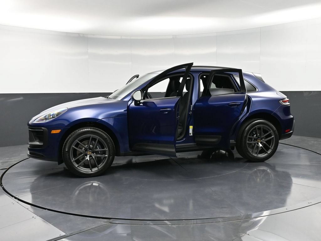 Certified 2026 Porsche Macan AWD/4WD image 37