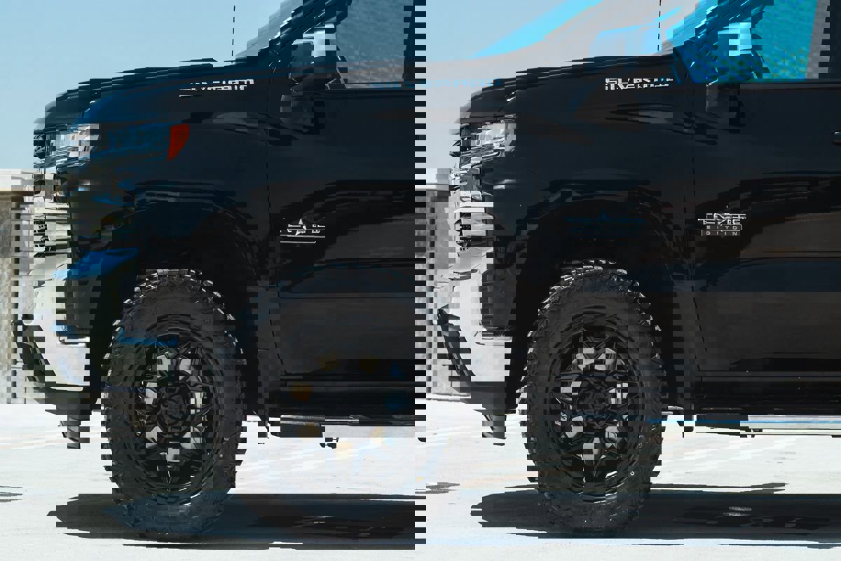 Used 2019 Chevrolet Silverado 1500 LT w/ Texas Edition image 4