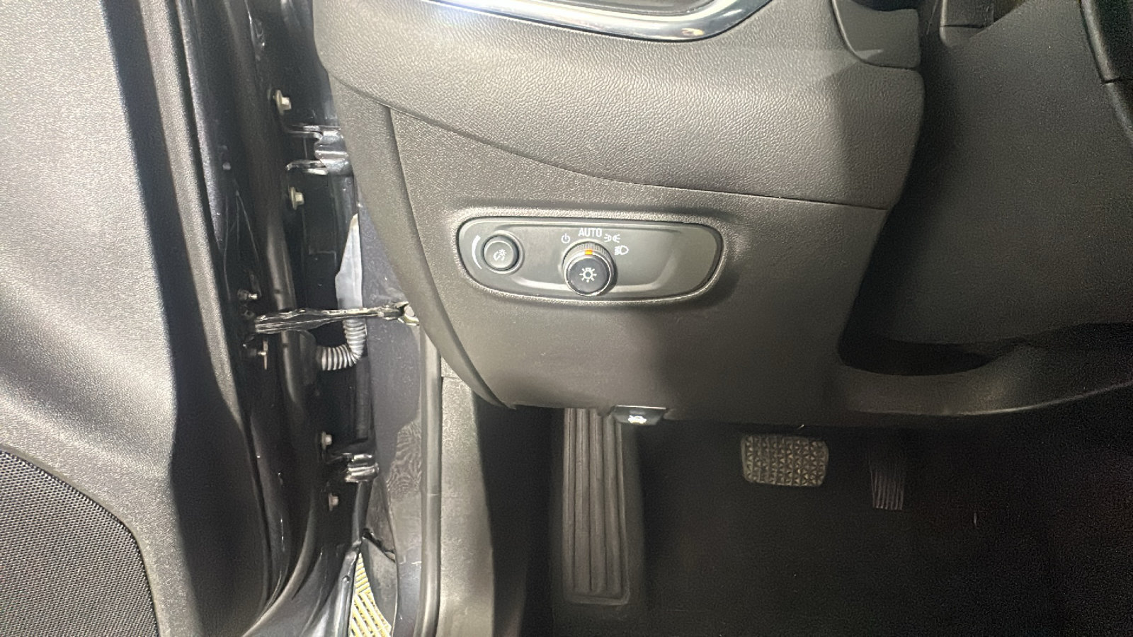 Used 2023 Chevrolet Equinox LT AWD/4WD image 23