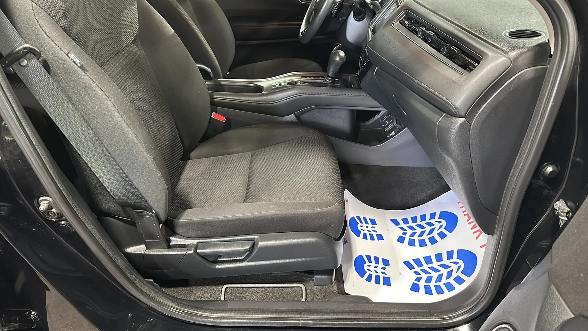 Used 2018 Honda HR-V EX image 16