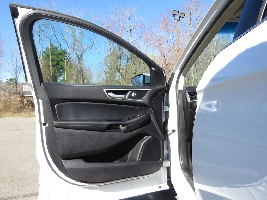 Used 2019 Ford Edge SEL w/ Equipment Group 201A AWD/4WD image 9
