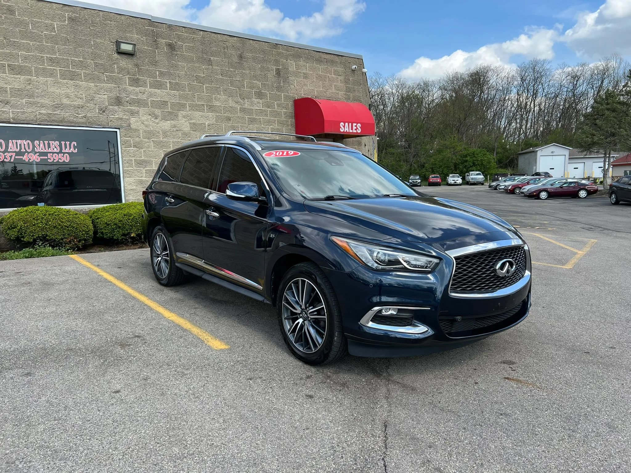 Used 2019 INFINITI QX60 Luxe w/ Sensory Package AWD/4WD image 3