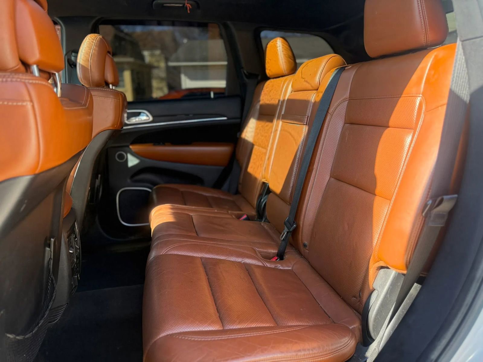 Used 2015 Jeep Grand Cherokee SRT image 8