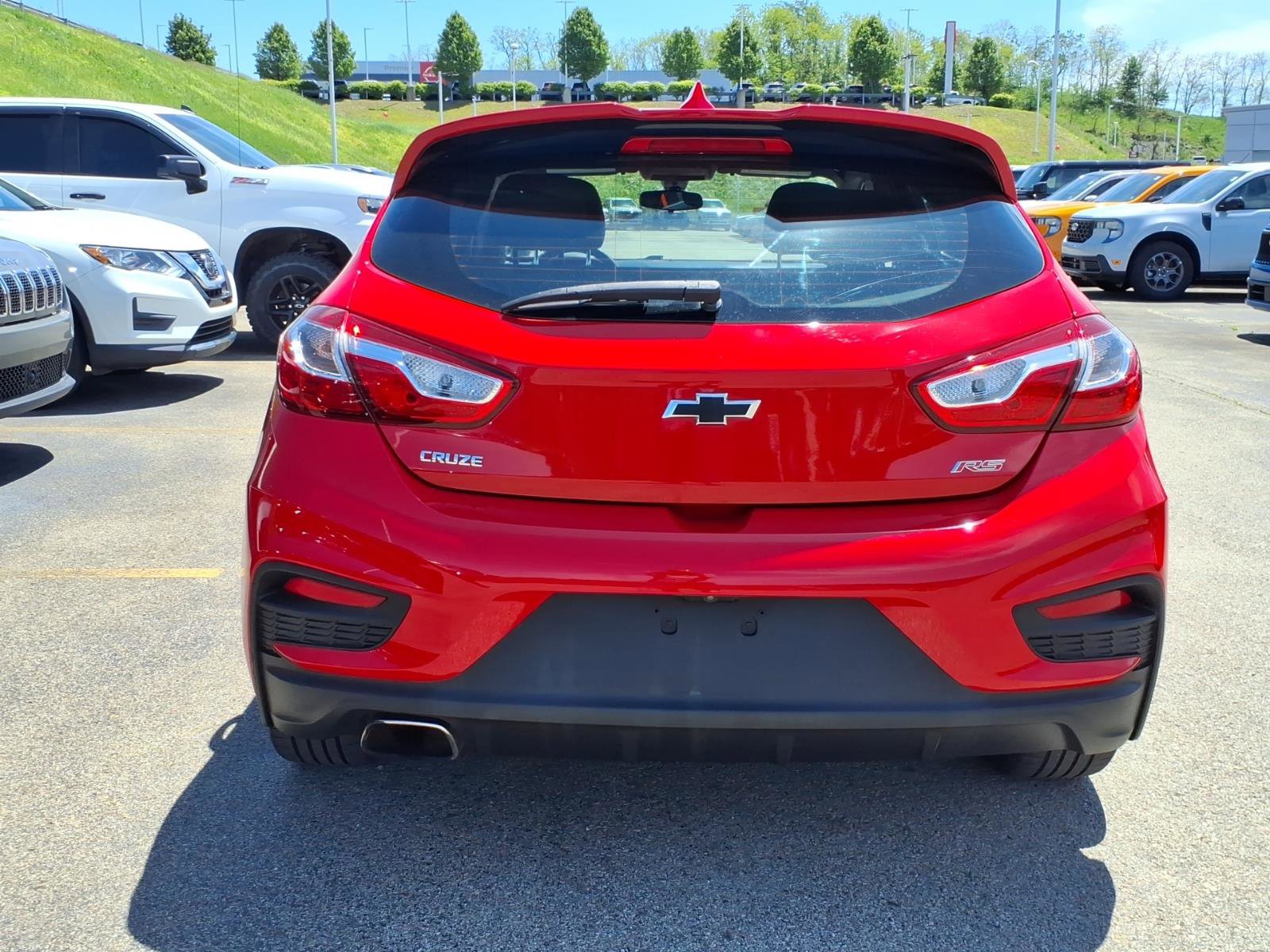 Used 2019 Chevrolet Cruze LT w/ RS Package FWD image 4