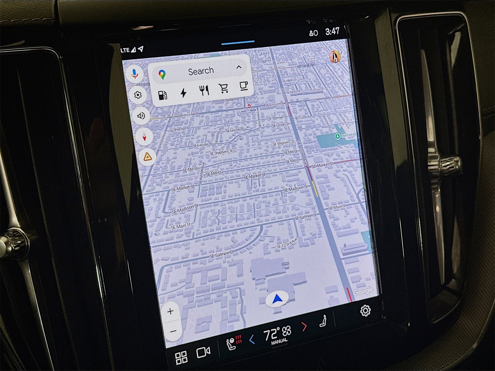 Used 2024 Volvo XC60 T8 Ultimate w/ Protection Package Premier image 13