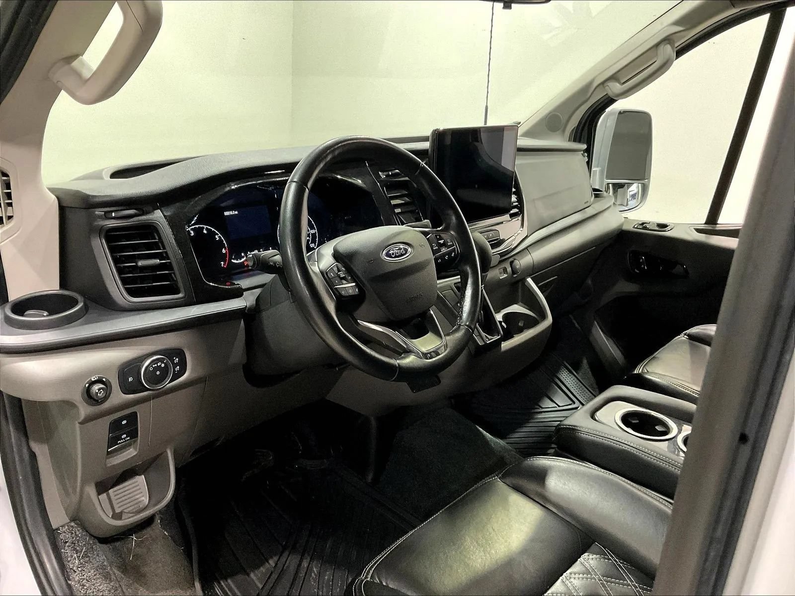 Used 2023 Ford Transit 150 Low Roof AWD image 11
