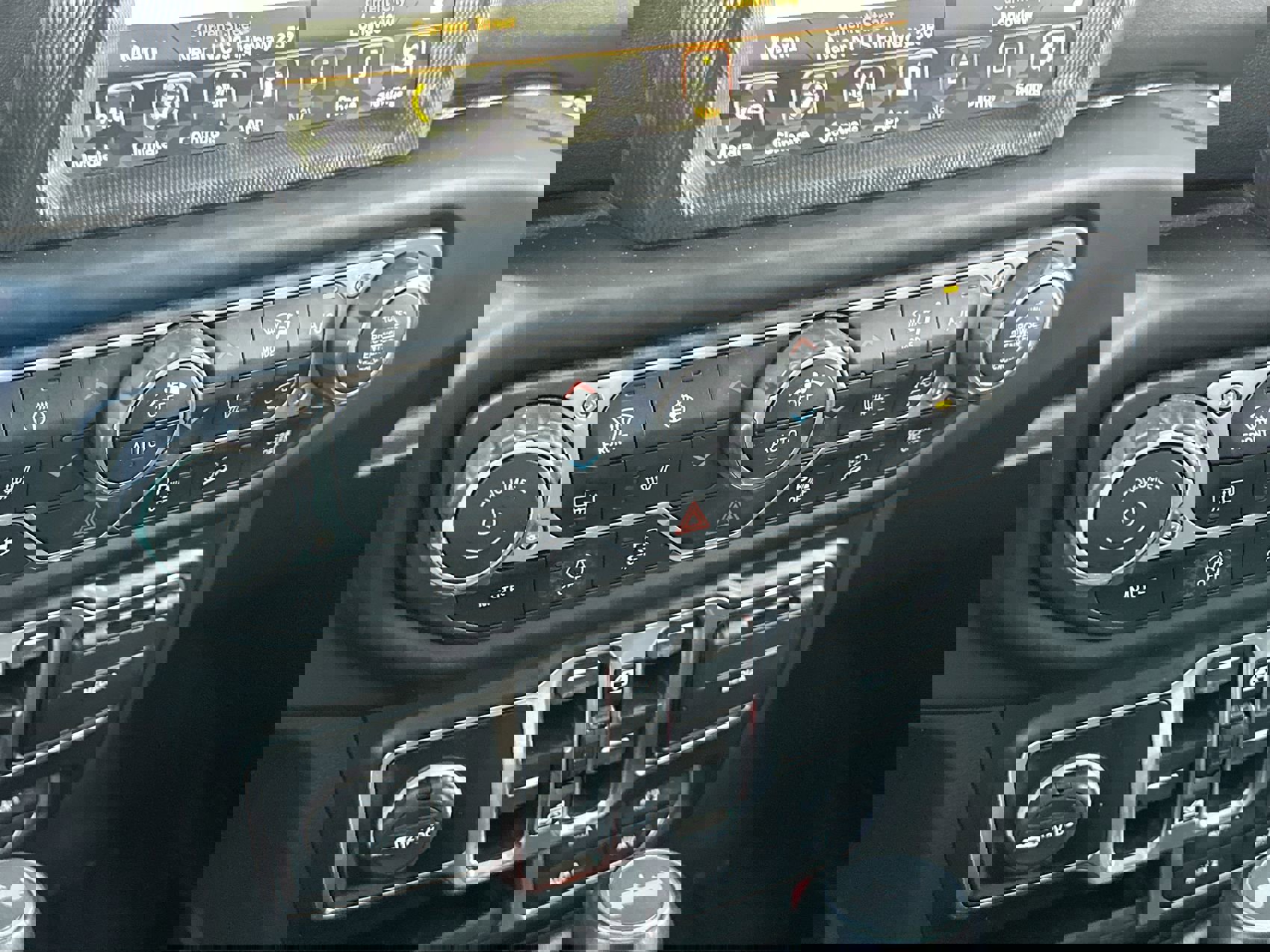 Used 2020 Jeep Wrangler Unlimited Sahara image 19