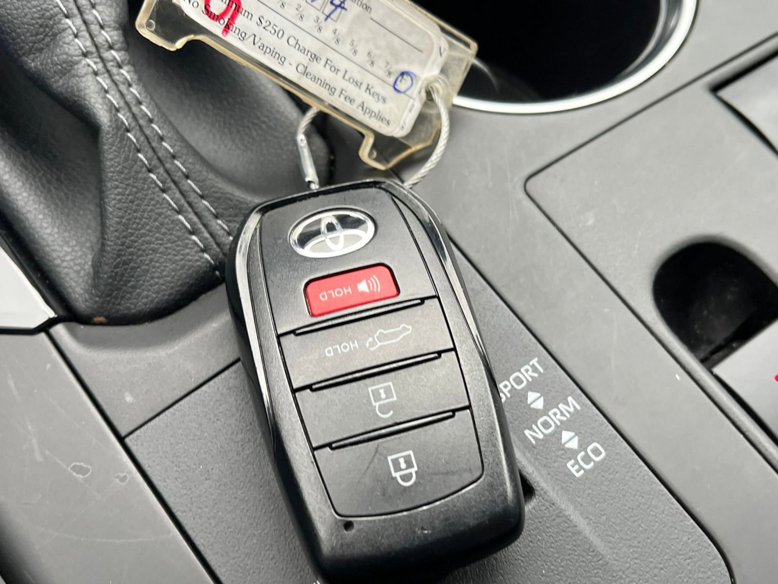 Used 2025 Toyota Highlander LE image 23