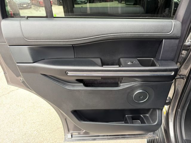 Used 2021 Ford Expedition XLT image 18