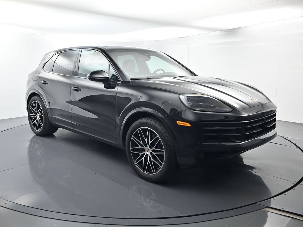 Certified 2025 Porsche Cayenne AWD/4WD image 17