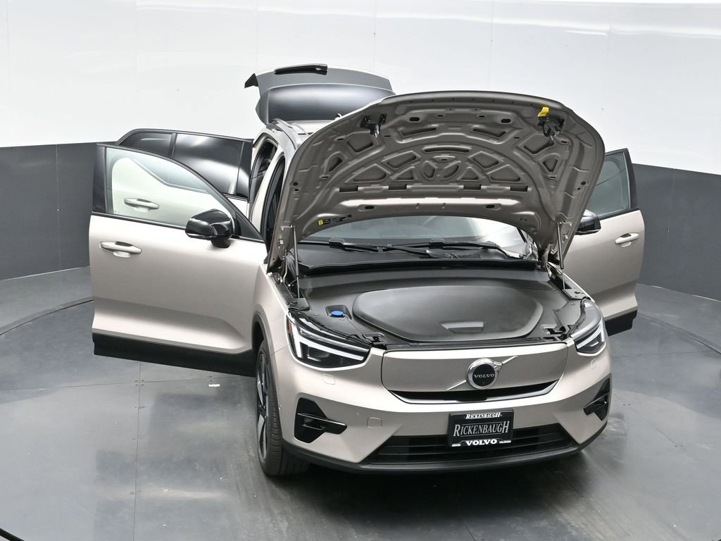 Used 2023 Volvo XC40 Recharge Ultimate image 37