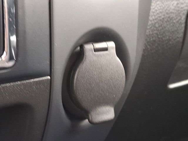 Used 2024 Nissan Titan SV w/ Accessory Utility Package image 25