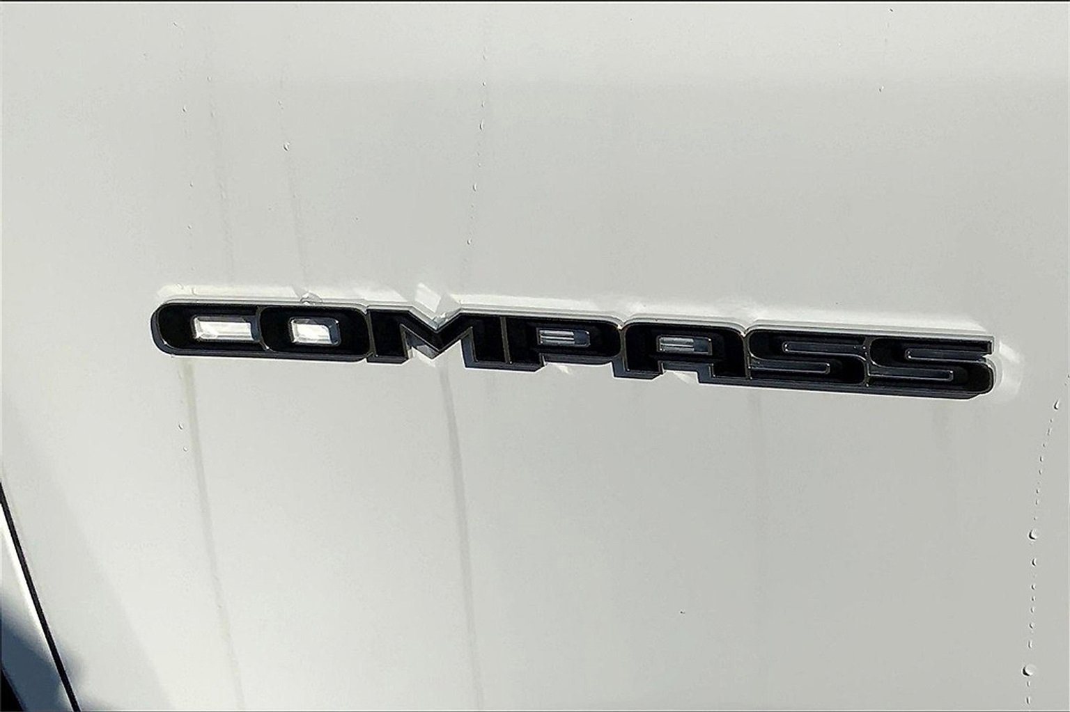 New 2023 Jeep Compass Latitude w/ Sun and Sound Group image 6