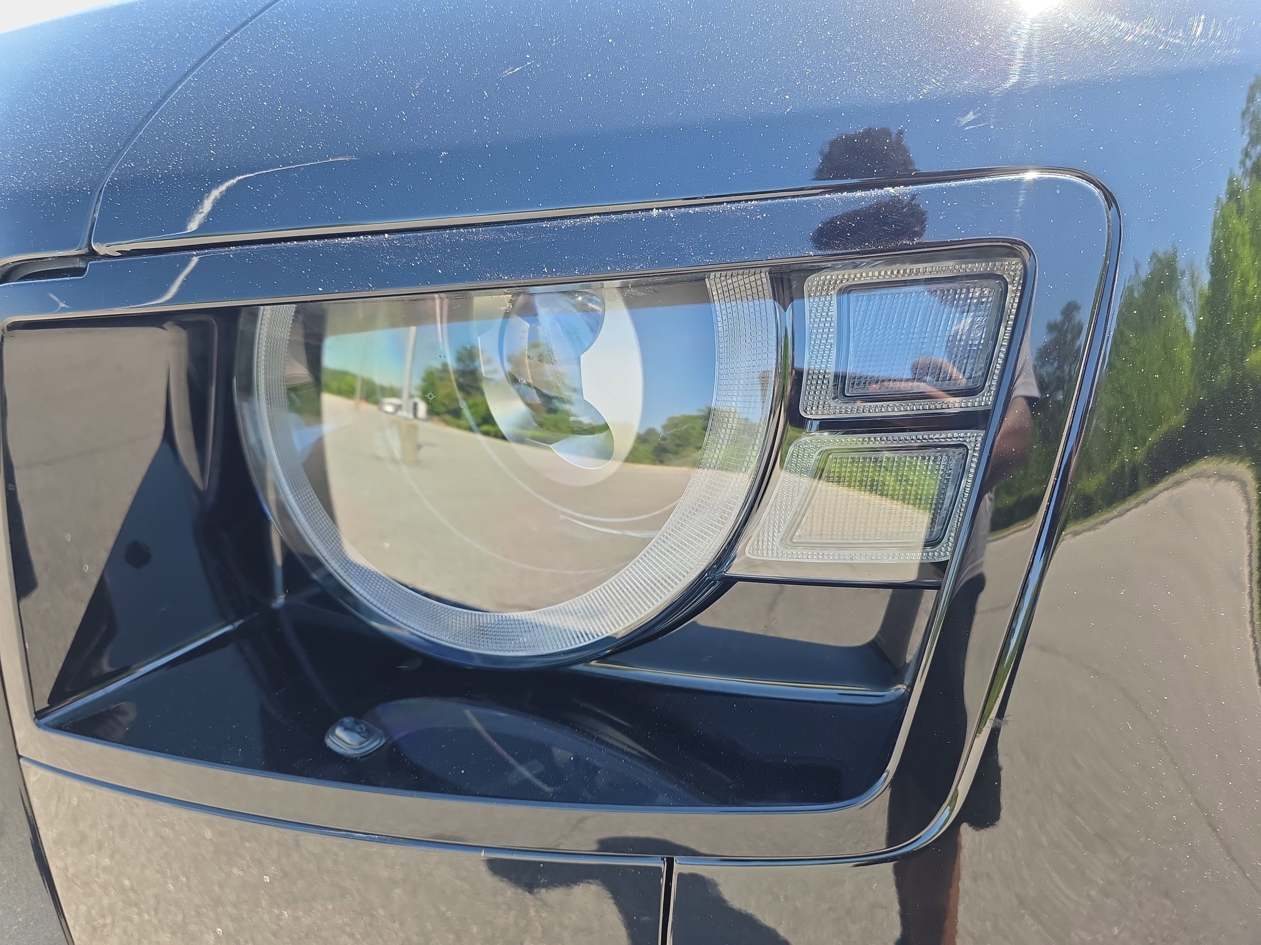 Used 2025 Land Rover Defender 110 S image 32