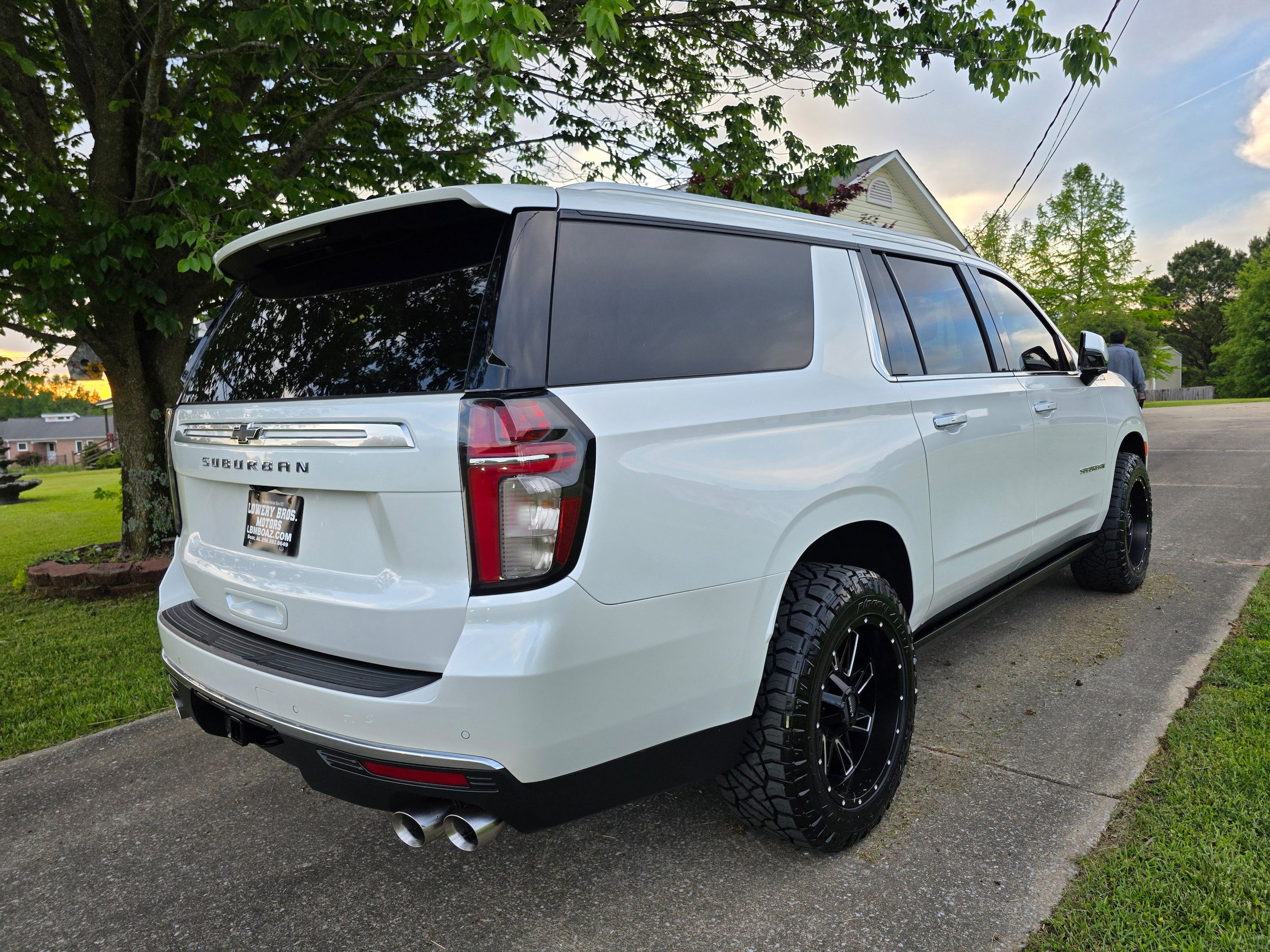 Used 2021 Chevrolet Suburban High Country AWD/4WD image 6