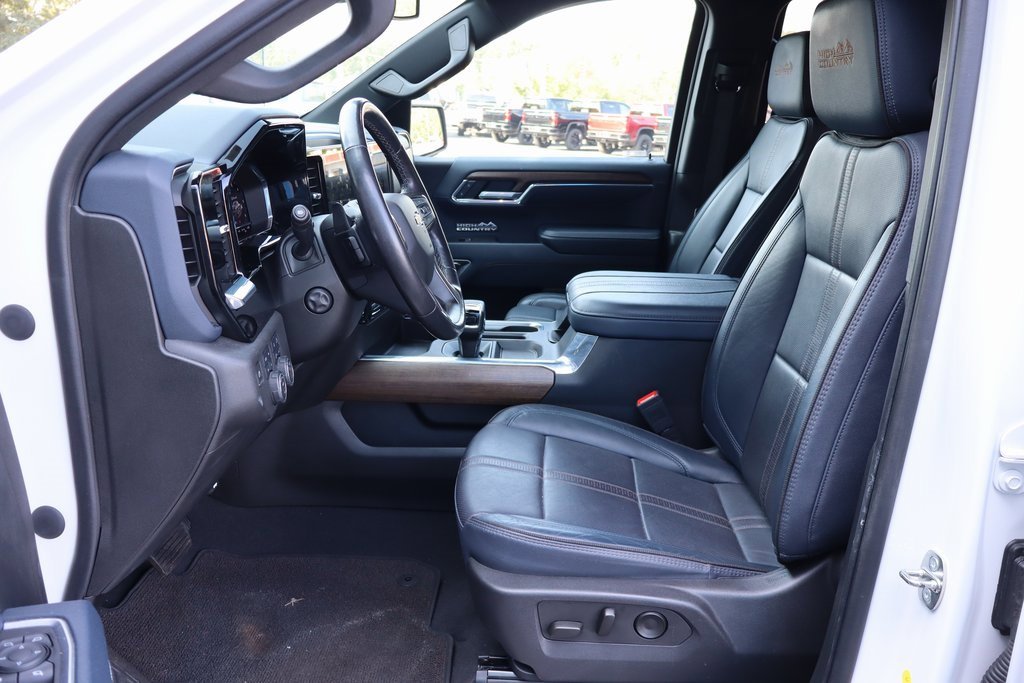 Used 2023 Chevrolet Silverado 1500 High Country w/ Z71 Off-Road Package image 3