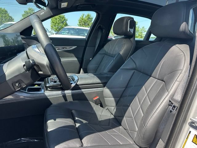 Used 2024 BMW i7 eDrive50 RWD image 26