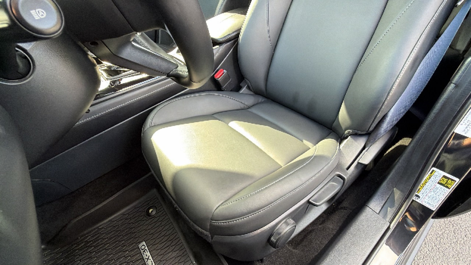 Certified 2025 MAZDA CX-30 AWD 2.5 S w/ Select Sport Pkg image 14