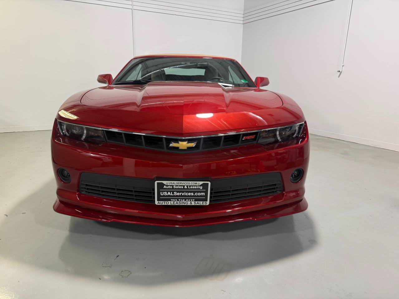 Used 2015 Chevrolet Camaro LT RWD image 2
