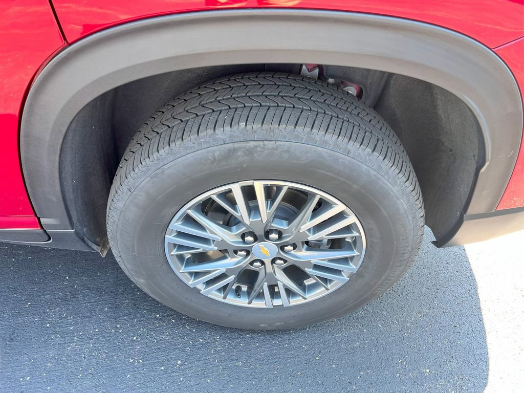 Certified 2025 Chevrolet Traverse LT image 12