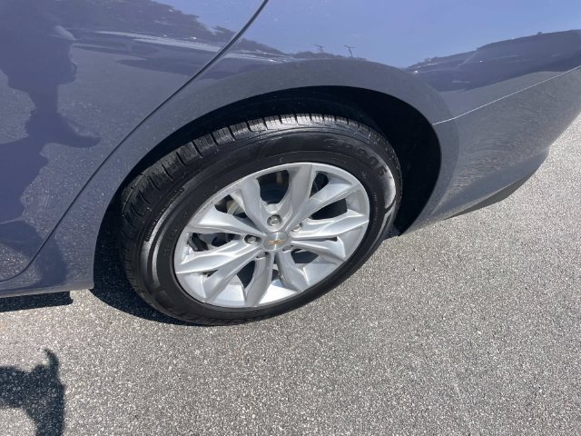Used 2025 Chevrolet Malibu LT FWD image 17