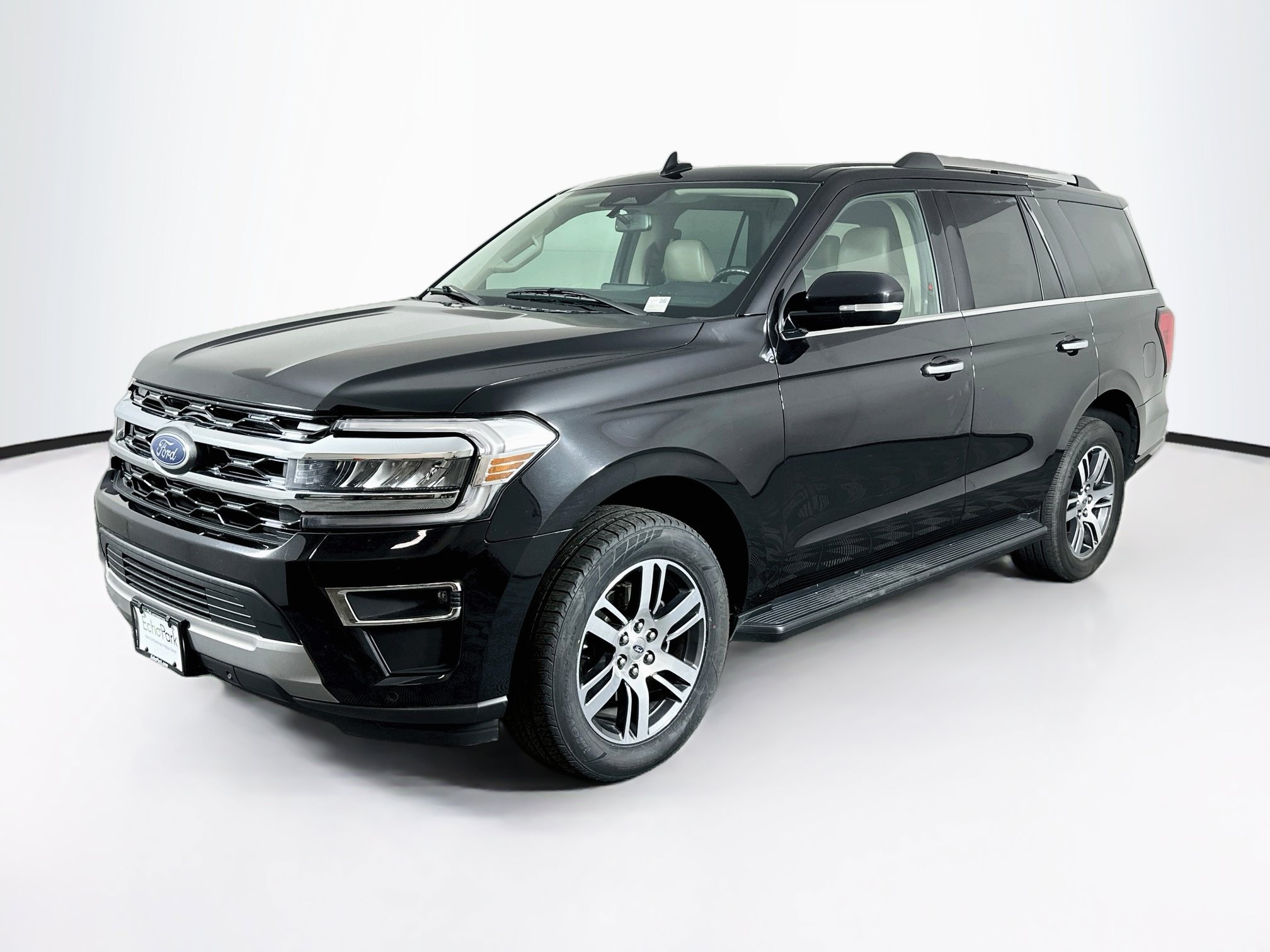 Used 2024 Ford Expedition Limited AWD/4WD image 3