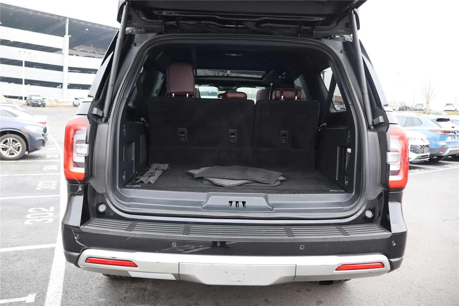 Used 2023 Ford Expedition Max Limited image 5