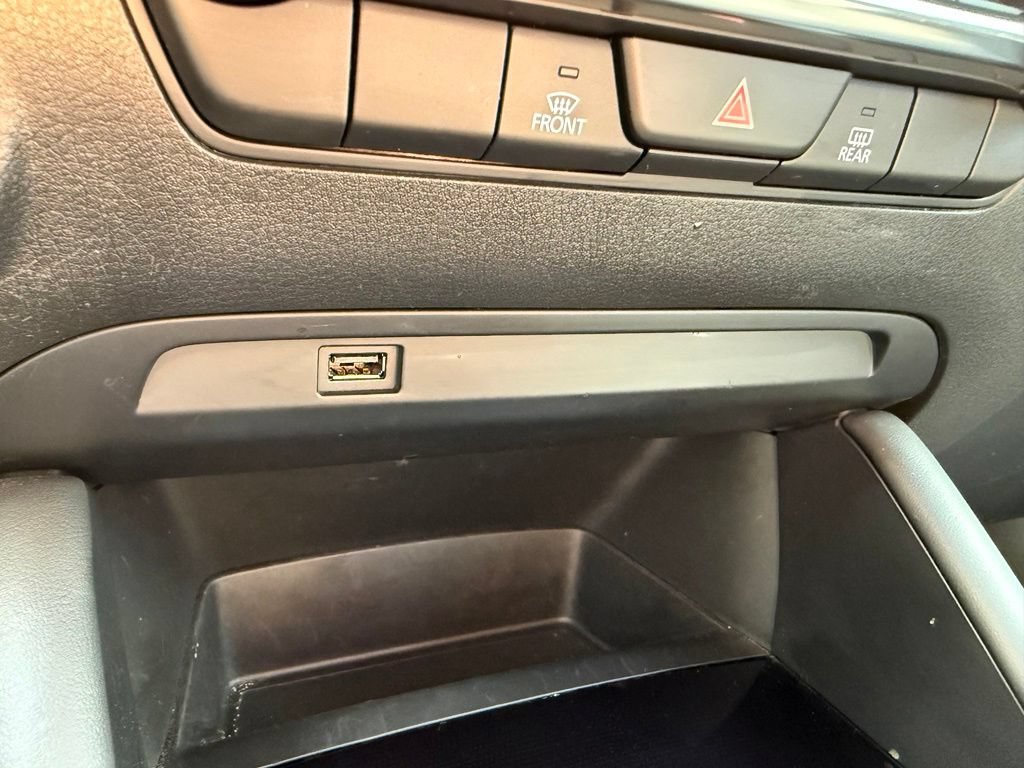 Used 2019 MAZDA MAZDA3 Hatchback FWD image 18