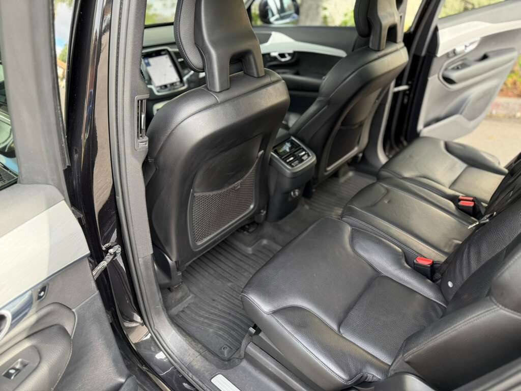 Used 2017 Volvo XC90 T6 Momentum w/ Vision Package image 31