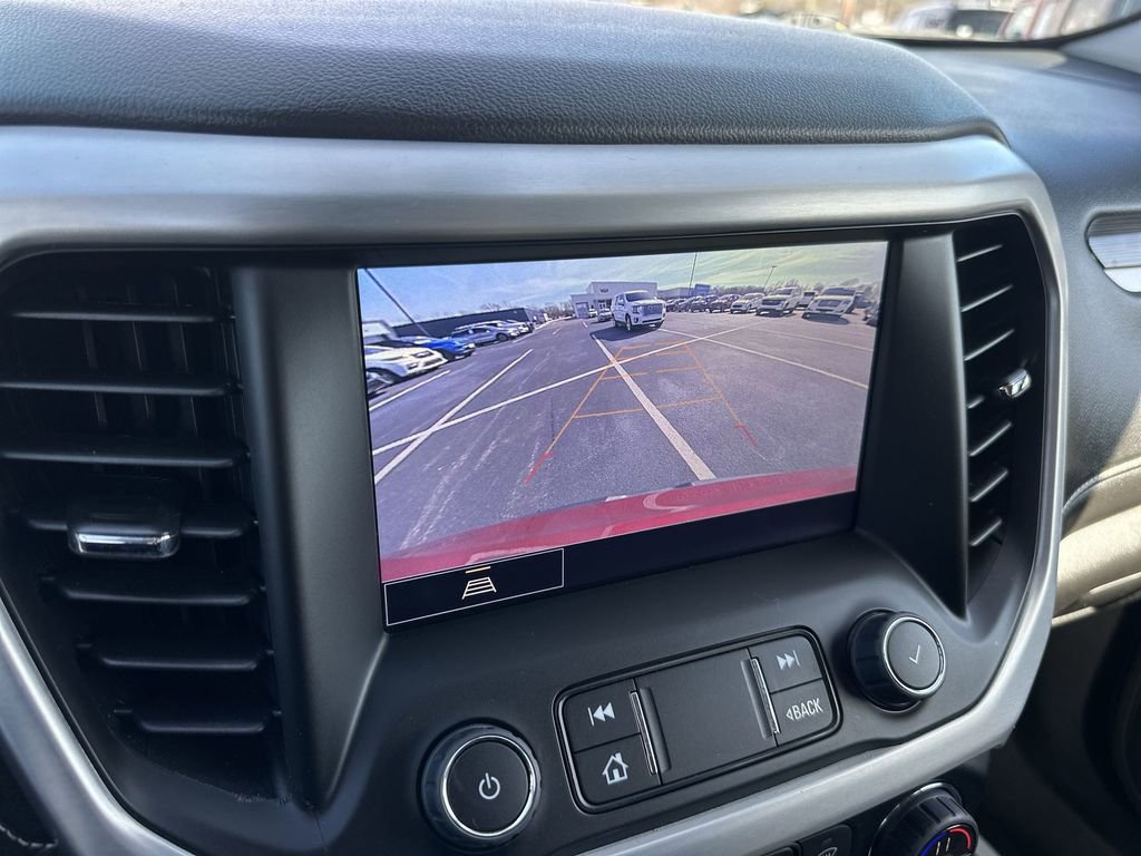Used 2023 GMC Acadia SLT FWD image 17