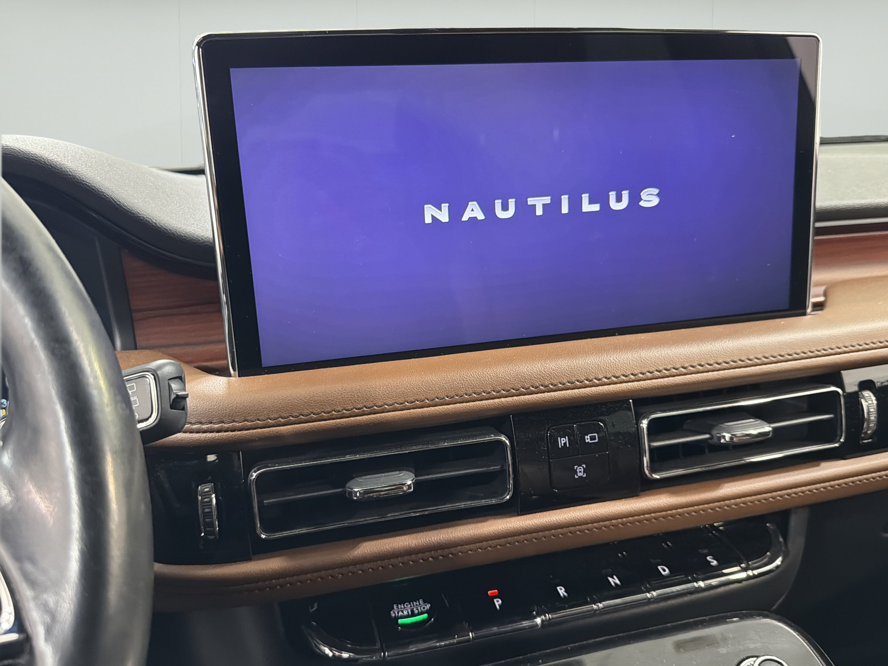 Used 2023 Lincoln Nautilus Reserve w/ Luxury Package AWD/4WD image 17