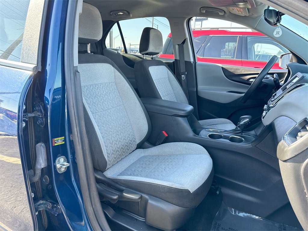 Used 2022 Chevrolet Equinox LS w/ LS Convenience Package image 25