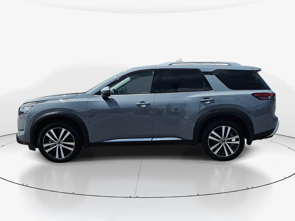 Used 2024 Nissan Pathfinder Platinum FWD image 10